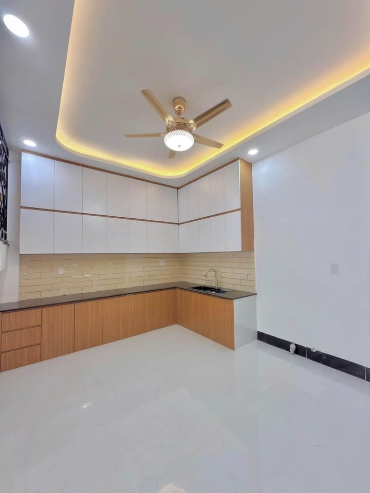 Nay lên hàng DT hơn 100m2 xe hơi nằm nhà, SHR chính chủ, giá cực hời - Ảnh 1